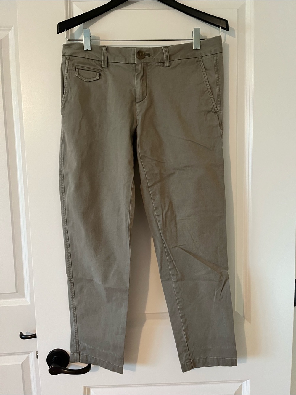 Banana Republic women’s weekend chino